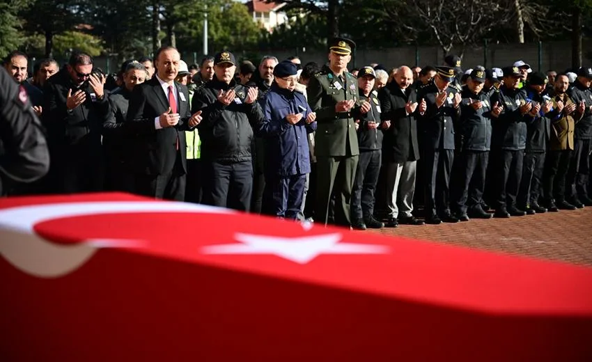 Isparta Valisi Abdullah Erin, geçirdiği rahatsızlık sonucu hayatını kaybeden Polis