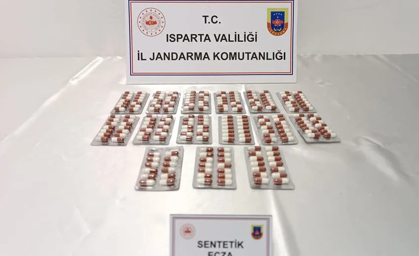 Isparta İl Jandarma Komutanlığı tarafından uyuşturucu tacirlerine yönelik yürütülen istihbari
