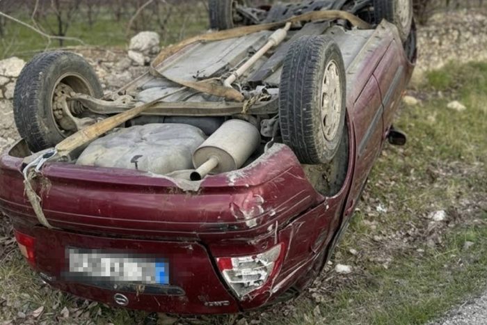 Eğirdir’de Otomobil Şarampole Yuvarlandı: Sürücü Yaralandı