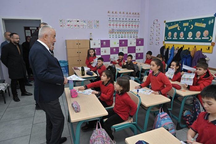 Başkan Başdeğirmen’den Öğrencilere Sürpriz Ziyaret