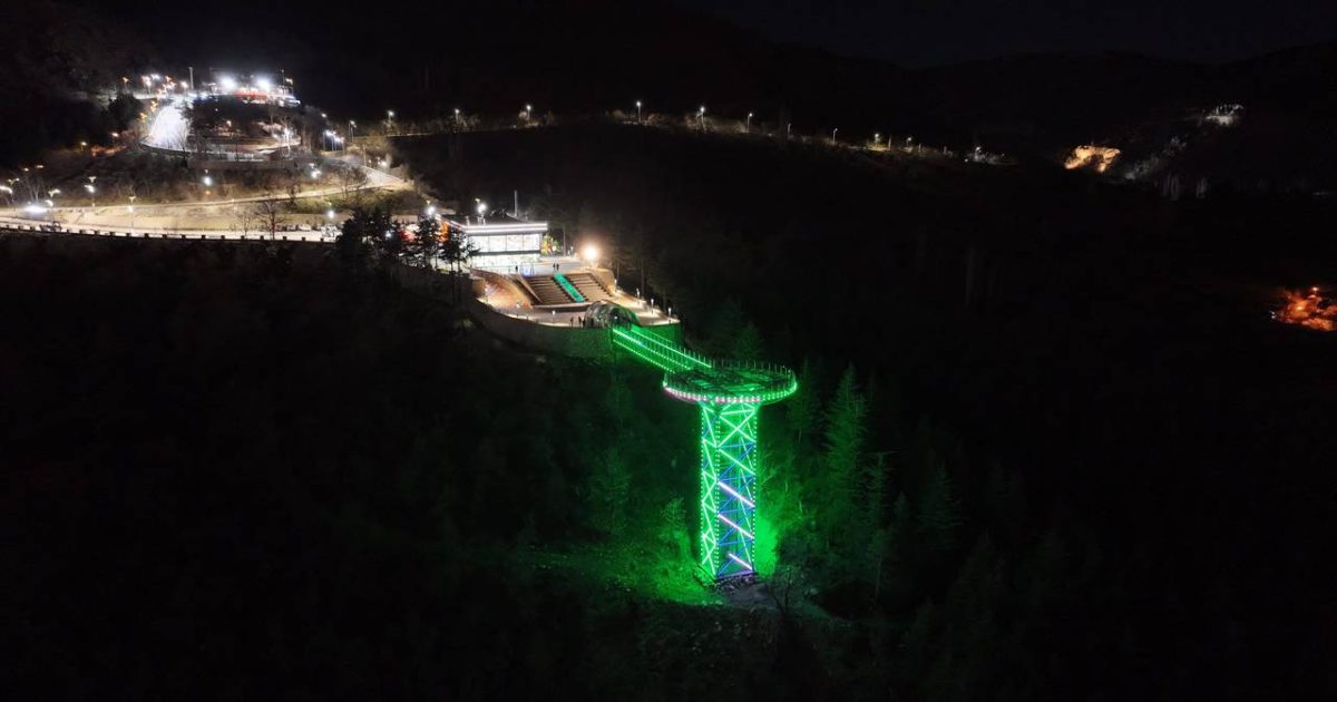 Cam Seyir Terası Yeşilay Haftası İçin Yeşile Büründü