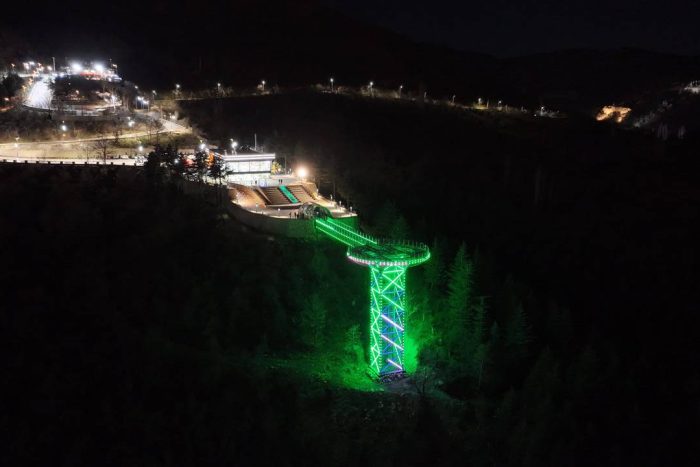 Cam Seyir Terası Yeşilay Haftası İçin Yeşile Büründü