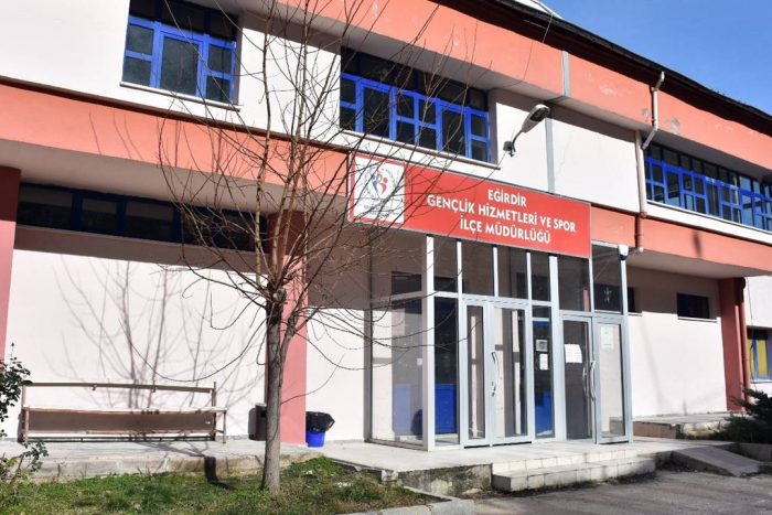 Eğirdir Spor Salonu Yenileniyor