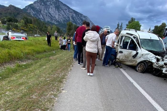 Bayram Yolunda Feci Kaza: 7 Yaralı, 1’inin Durumu Ağır