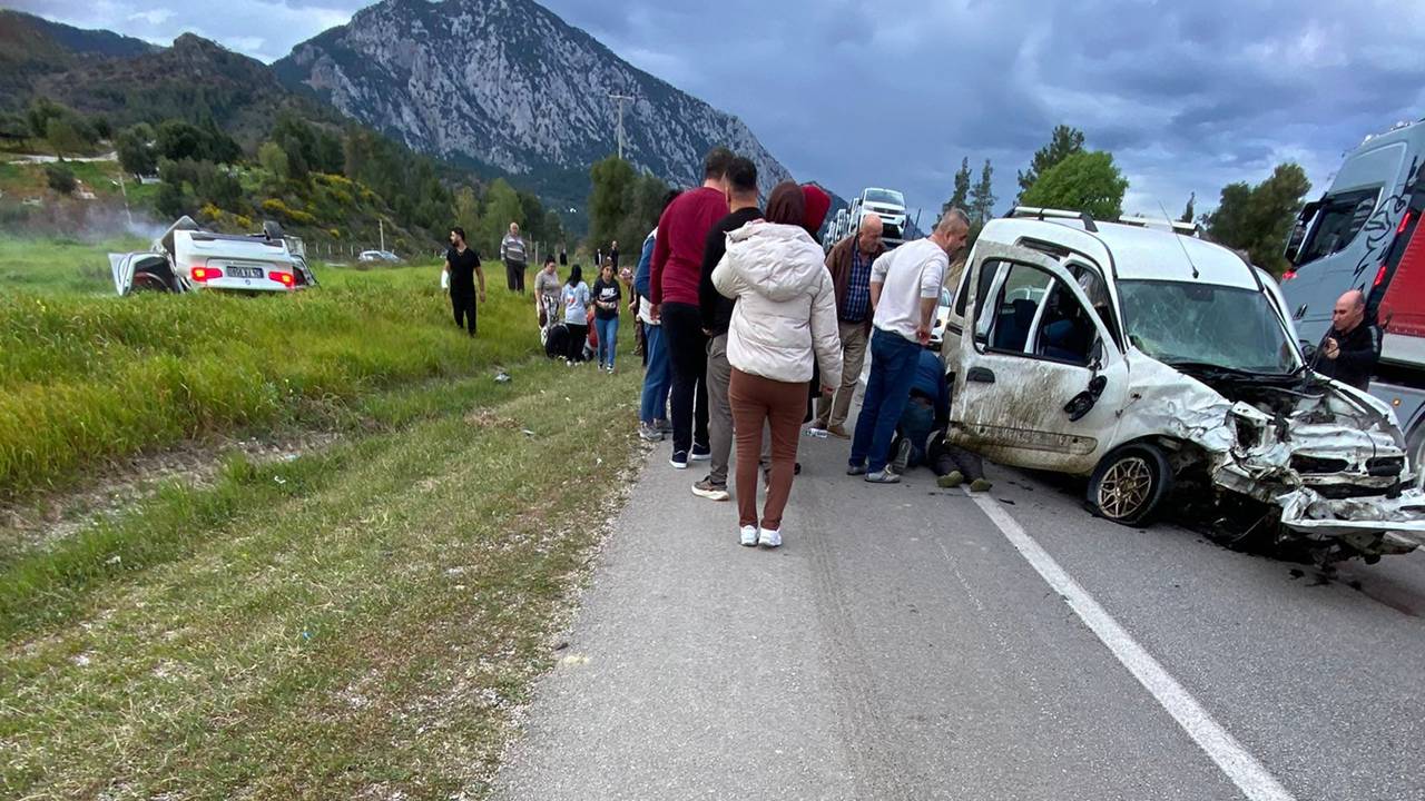 Bayram Yolunda Feci Kaza: 7 Yaralı, 1’inin Durumu Ağır