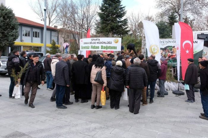 Dünya Ormancılık Haftası’nda Fidan Dağıtımı Yapıldı