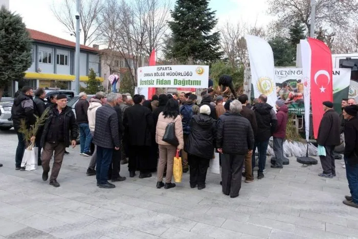 Dünya Ormancılık Haftası’nda Fidan Dağıtımı Yapıldı