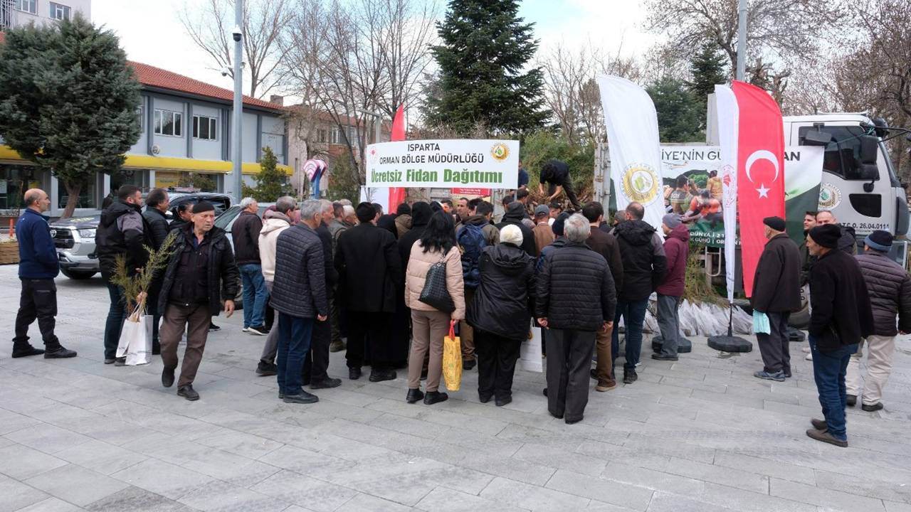 Dünya Ormancılık Haftası’nda Fidan Dağıtımı Yapıldı