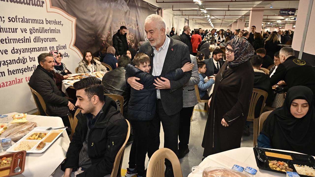 Isparta Belediyesi İftar Sofrasında Şehit Aileleri ve Gazileri Ağırladı