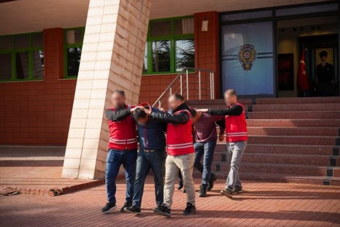Isparta’da Ağır Suçlardan Aranan 2 Hükümlü Yakalandı