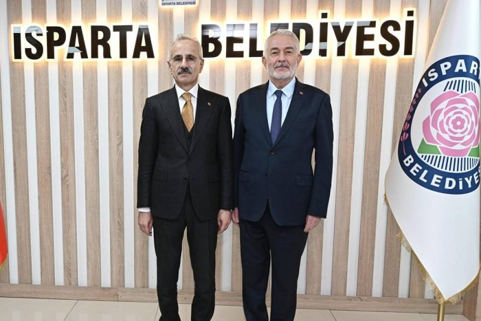 Bakan Uraloğlu: “Isparta’da Güzel İşler Yapılıyor”