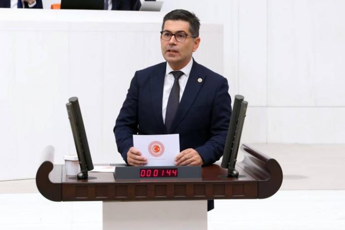 Okul Saldırıları Sonrası Tepki: Halıcı’dan Bakan Tekin’e Sert Eleştiri