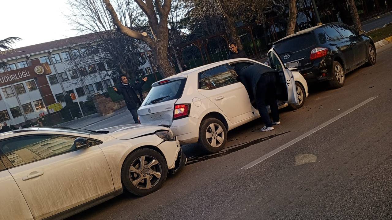 Isparta’da Zincirleme Trafik Kazası