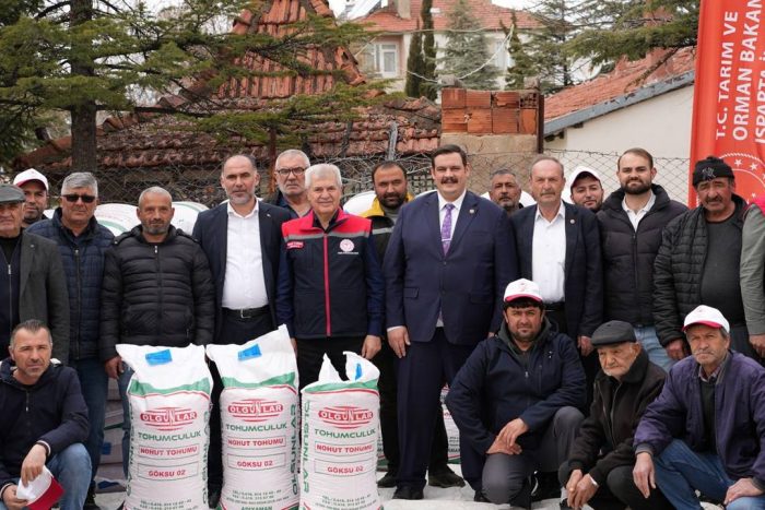 Isparta’da Çiftçiye Tohum Desteği: 49 Ton Tohum Dağıtıldı