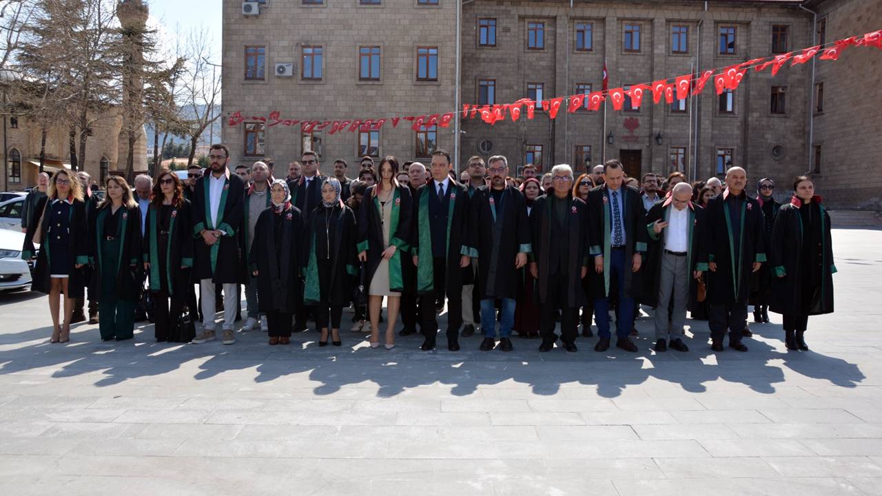 Avukatlar Günü’nde Anlamlı Mesaj: “Savunma Susturulursa Adalet Susar”