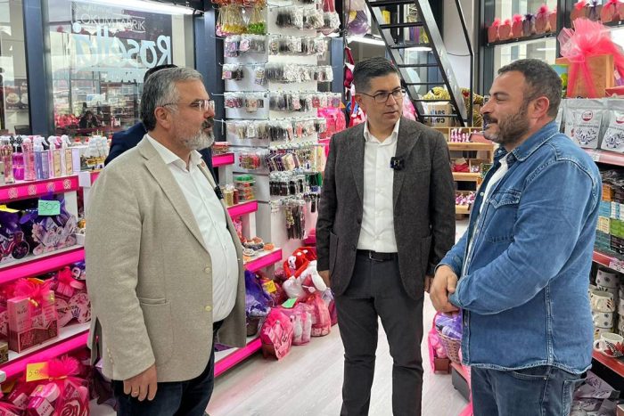 CHP Heyeti Isparta Otogarı’nda Esnaf ve Vatandaşlarla Buluştu