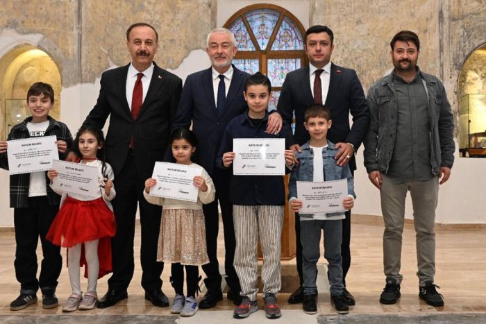 Çocuklar 23 Nisan’a Özel Kendi Kokularını Üretti