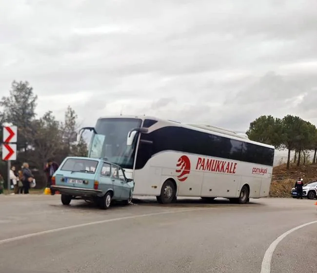 Isparta–Burdur dağ yolunda maddi hasarlı trafik kazası meydana geldi. Kazada can kaybı yaşanmazken araçlarda hasar oluştu.