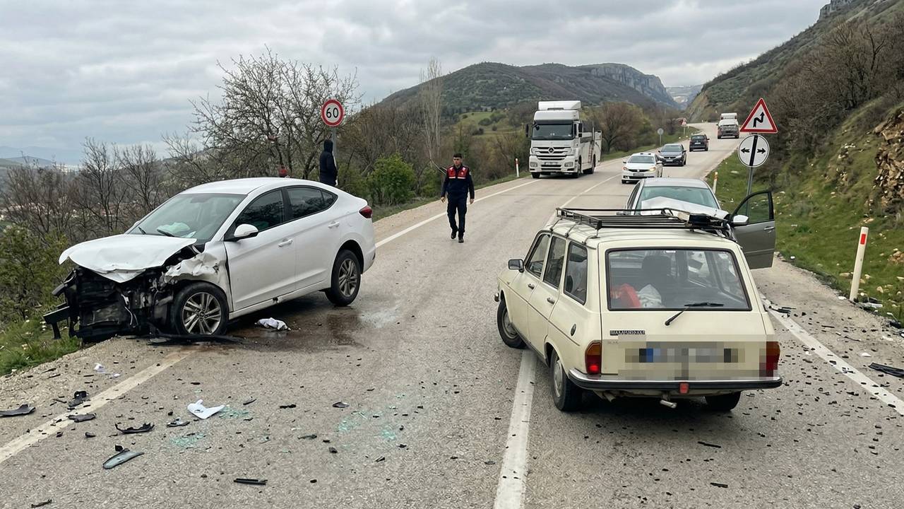 Eğirdir – Gelendost Yolunda Zincirleme Kaza: 3 Yaralı