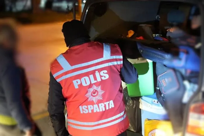 Isparta’da Kritik Noktalarda Denetim: Araç ve Şahıslar Tek Tek Kontrol Edildi