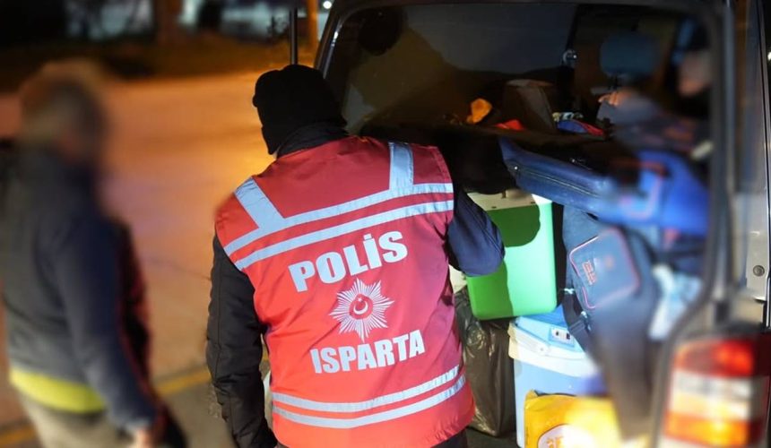 Isparta’da Kritik Noktalarda Denetim: Araç ve Şahıslar Tek Tek Kontrol Edildi