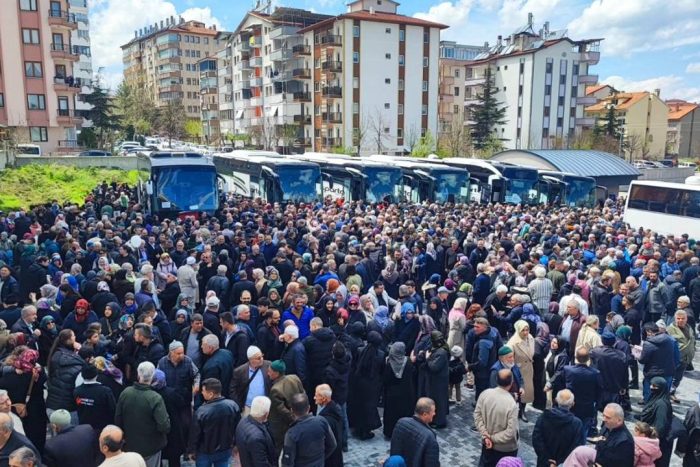Isparta’dan Kutsal Topraklara Duygulu Uğurlama: 290 Hacı Adayı Dualarla Yola Çıktı