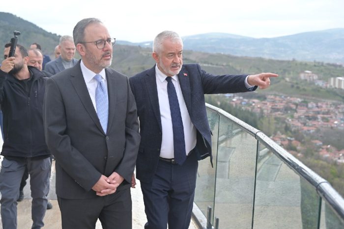 Isparta’nın Cazibe Merkezi: Bakan Kasapoğlu Cam Seyir Terası’nda!