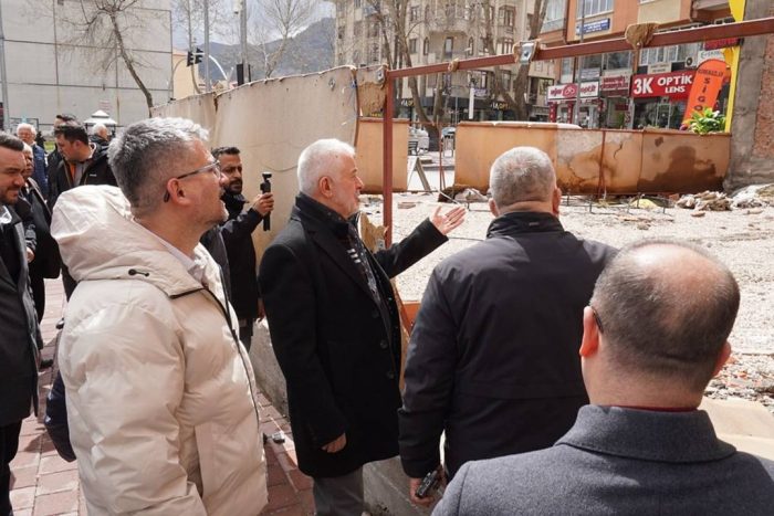 Cumhuriyet Caddesi’nde Kapsamlı İnceleme: Yenileme Çalışmaları Hız Kazanıyor