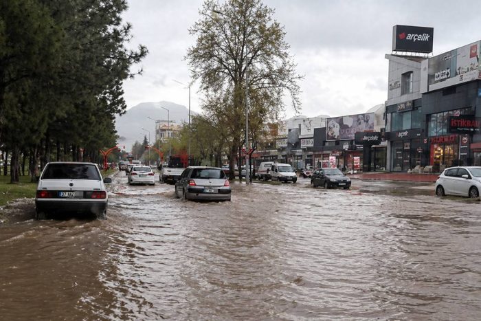 Meteoroloji Uyardı: Isparta’da Yağış ve Soğuk Hava Geliyor!