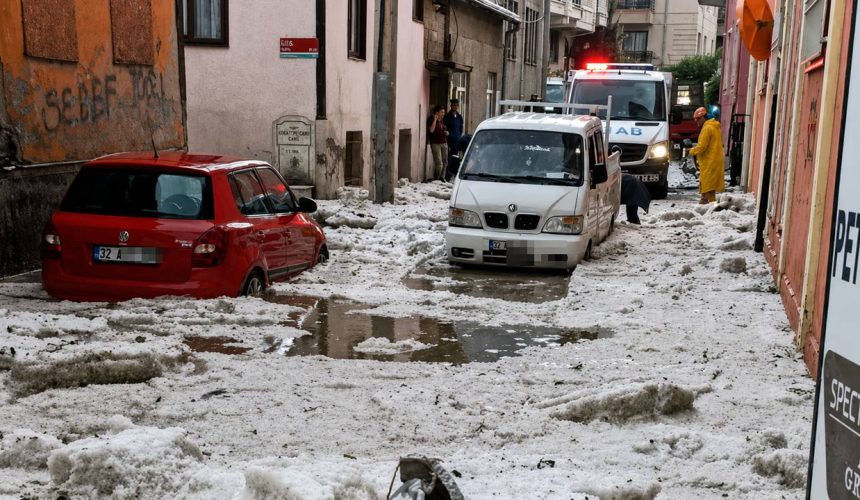 Isparta’da Doğa Afeti: Dolu Vurdu, Üretici Perişan!