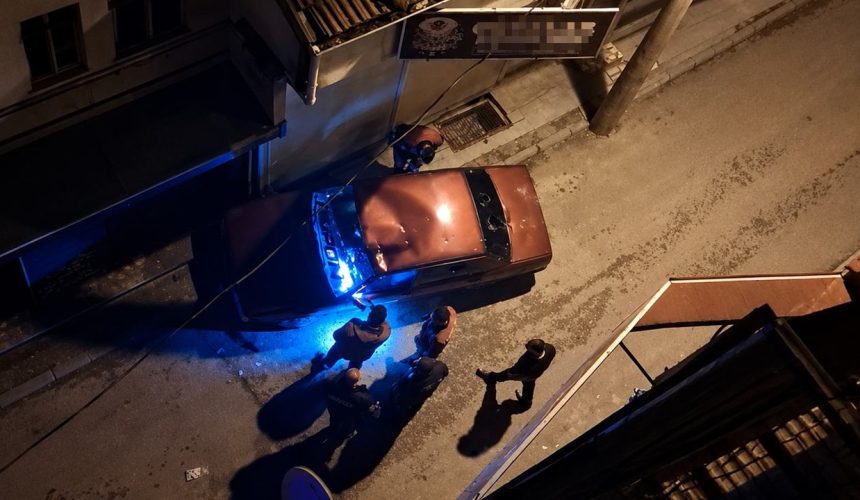 Isparta’da Kuaförde Başlayan Kavga Sokağa Taştı: Otomobili Tanınmaz Hale Getirdiler
