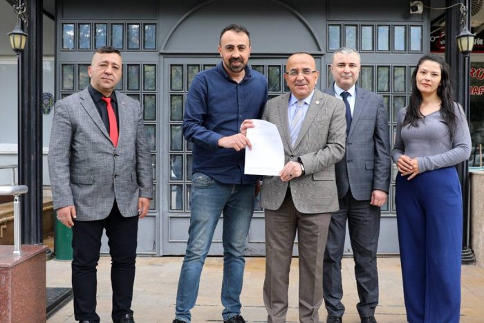 Başkan Tural, Mazbatasını Alarak Göreve Başladı