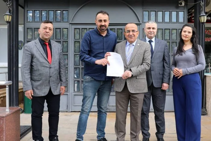 Başkan Tural, Mazbatasını Alarak Göreve Başladı