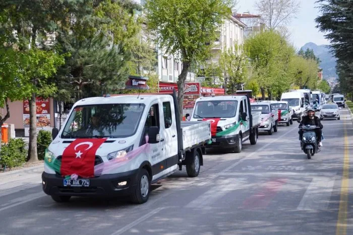 Isparta Belediyesi’nin 13 Yeni Hizmet Aracı Göreve Başladı