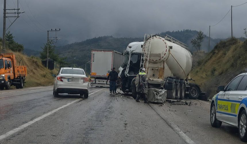 Burdur – Antalya Yolunda Zincirleme Kaza
