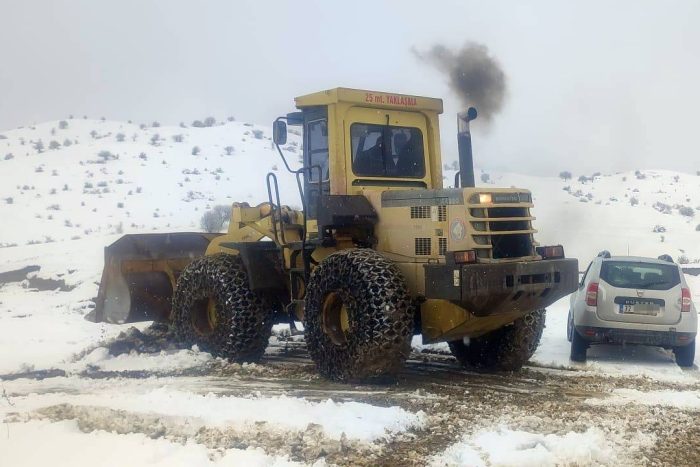 Yarıkkaya’da Mahsur Kalan Çobanlar Kurtarıldı