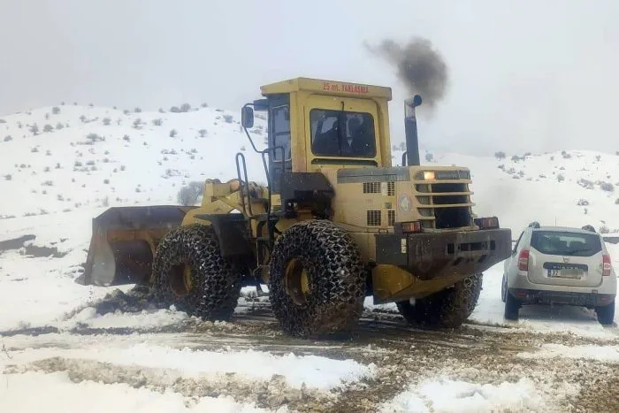 Yarıkkaya’da Mahsur Kalan Çobanlar Kurtarıldı