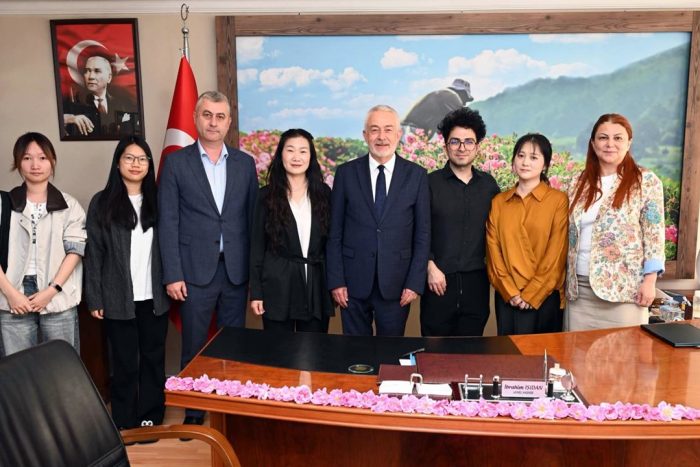 Fenomen Enes Demirbaş Isparta Gülünü Dünyaya Tanıtacak