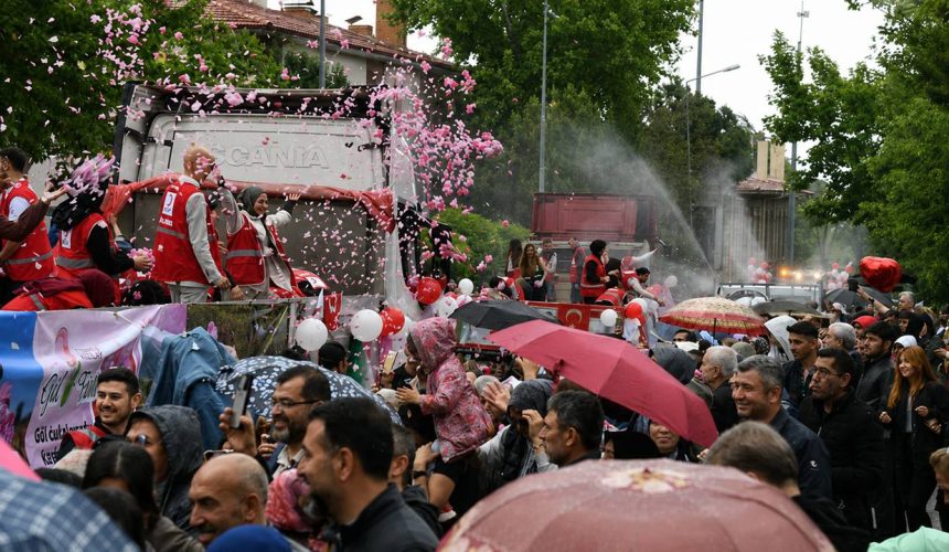 Gül Festivali’nde Ticari Alanlar İçin Başvurular Başladı: İşte Stant Ücretleri Ve Şartlar!