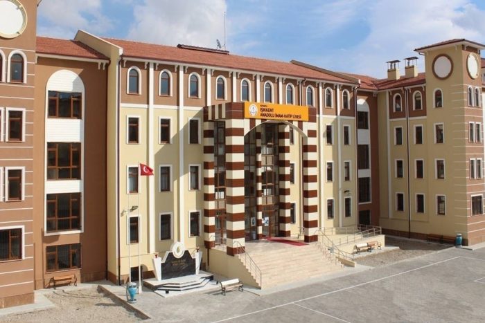 Işıkkent İmam Hatip Ortaokulu’nda Sınav Heyecanı: Başvurular Devam Ediyor