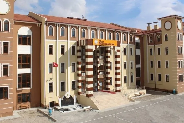 Işıkkent İmam Hatip Ortaokulu’nda Sınav Heyecanı: Başvurular Devam Ediyor