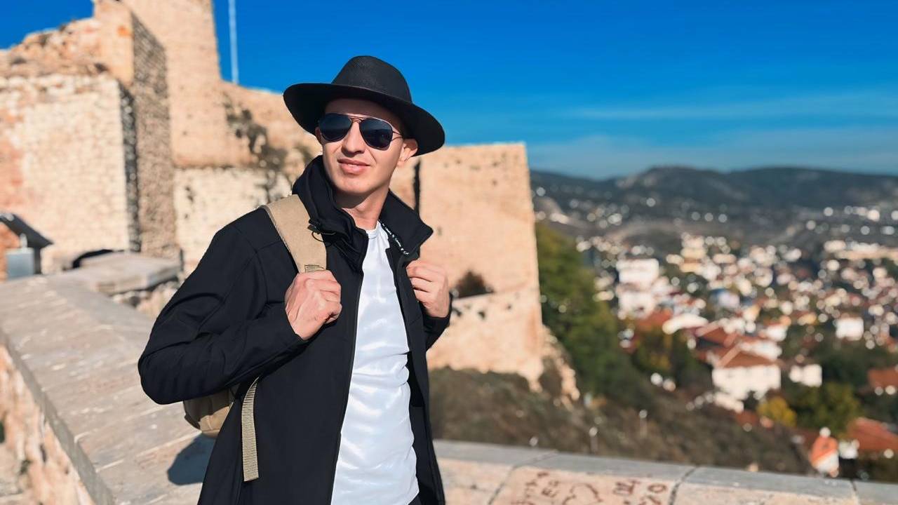Ispartalı Gazeteci Mehmet Erçakır Ulusal Ekranda: Yeni Rota Türkiye TV100’de