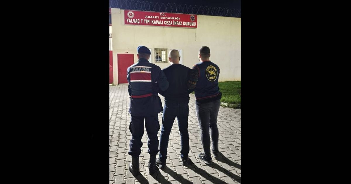 Jandarmadan Şarkikaraağaç’ta Nokta Operasyon: Firari Hükümlü Yakalandı!