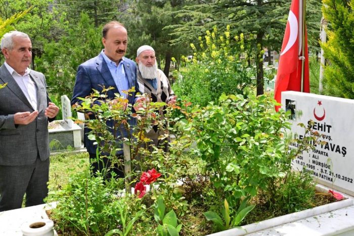Vali Erin’den Aziz Şehitlerimize Vefa Ziyareti: Kabirleri Başında Dualarla Anıldılar