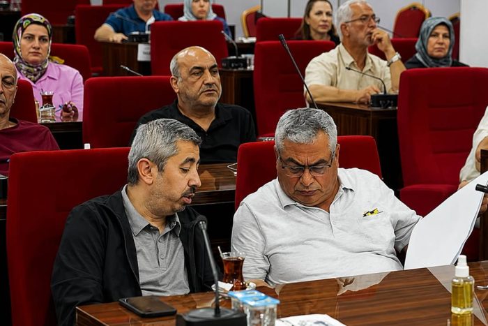 YENİ OTOGARDA DÜĞÜM ÇÖZÜLÜYOR: Başkan Başdeğirmen Yılların Mağduriyetini Bitirmek İçin Hak Sahiplerini Masaya Topladı!
