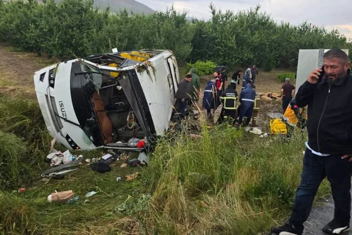 Gelendost’ta Tur Otobüsü Kazası: Çok Sayıda Ölü ve Yaralı Var