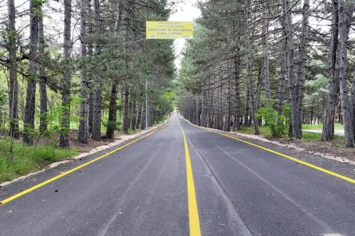 Gölcük Tabiat Parkı Yeni Yüzüyle Misafirlerini Bekliyor: Yollar Asfaltlanıyor