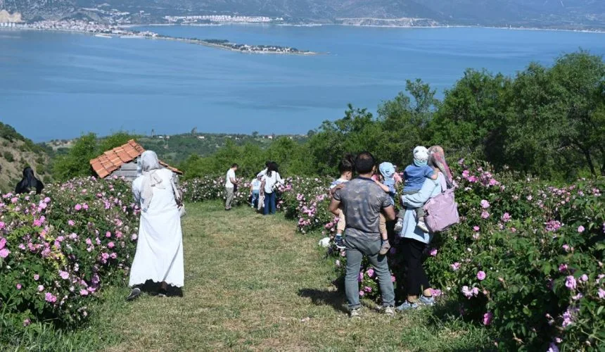Gül Festivali Sorkuncak’ta Zirve Yaptı: Göl ve Gül Manzarası Eşliğinde Pedal Sesleri