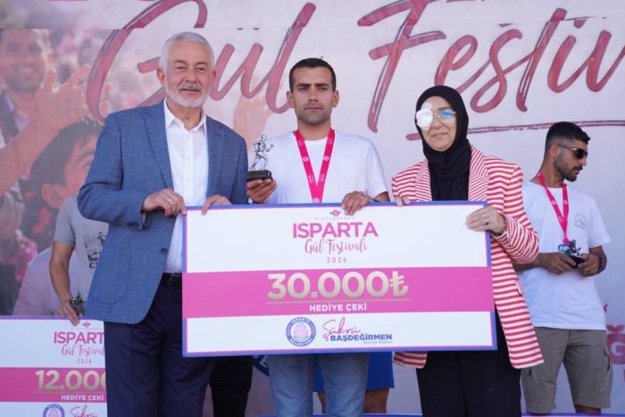 Gül Festivali’nde 533 Sporcu 32 Kilometre Boyunca Pedal Çevirip Koştu!