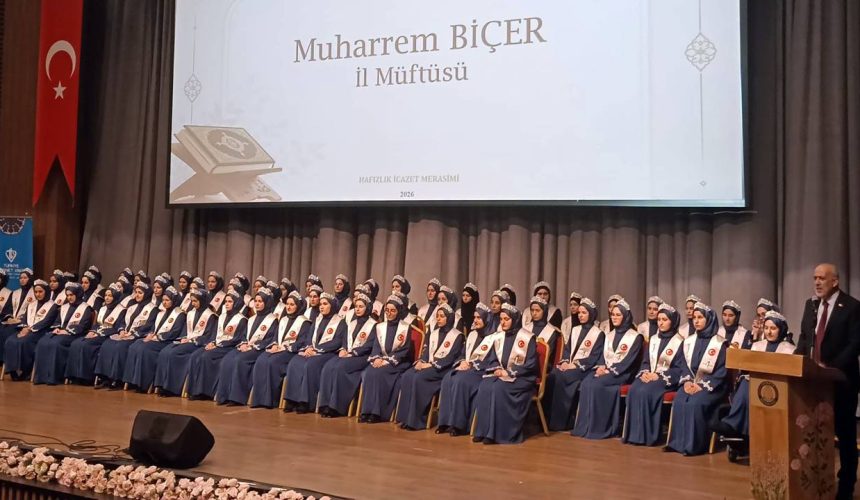 HAYIRLAR VE DEREGÜMÜ KIZ KUR’AN KURSLARINDA HAFIZLIK İCAZET MERASİMİ DÜZENLENDİ